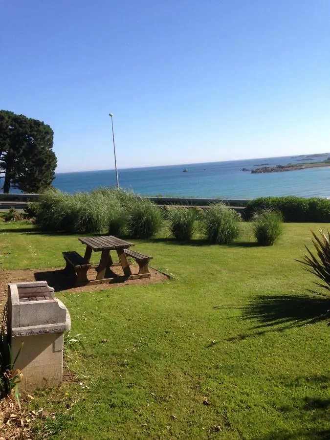 Holiday home Cottage 6 Pers Vue Sur Mer Piscine Trevou-Treguignec